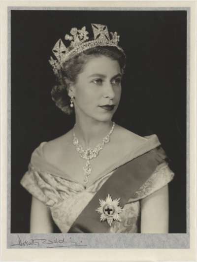 Image of HM Queen Elizabeth II (1926-2022) Queen Regnant