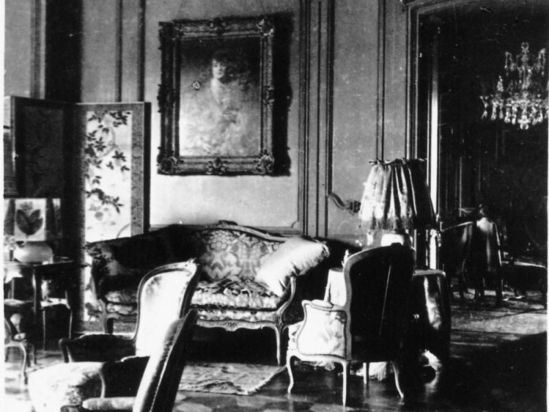 a photo with the interior of the British Residence in Budapest, 1930